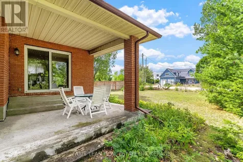 29 Lorrie Crescent Tiny ON L0L 2T0