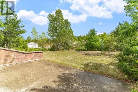 29 Lorrie Crescent Tiny ON L0L 2T0