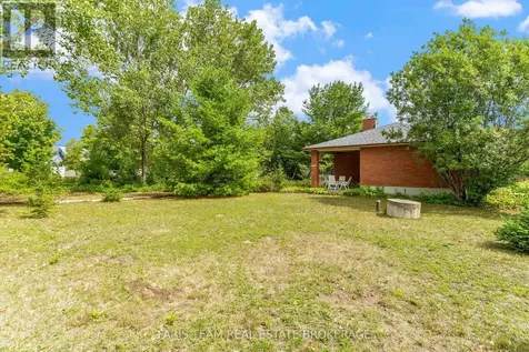 29 Lorrie Crescent Tiny ON L0L 2T0