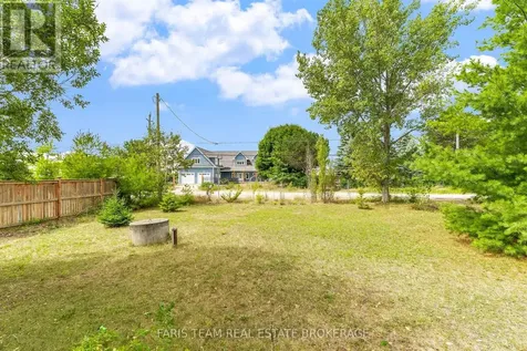 29 Lorrie Crescent Tiny ON L0L 2T0