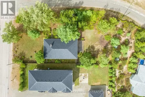 29 Lorrie Crescent Tiny ON L0L 2T0