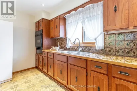29 Lorrie Crescent Tiny ON L0L 2T0