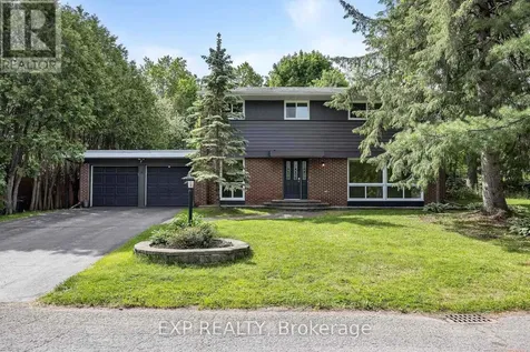 14 Carr Crescent Ottawa ON K2K 1K4