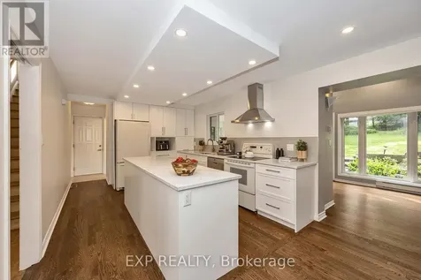 14 Carr Crescent Ottawa ON K2K 1K4