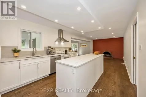 14 Carr Crescent Ottawa ON K2K 1K4