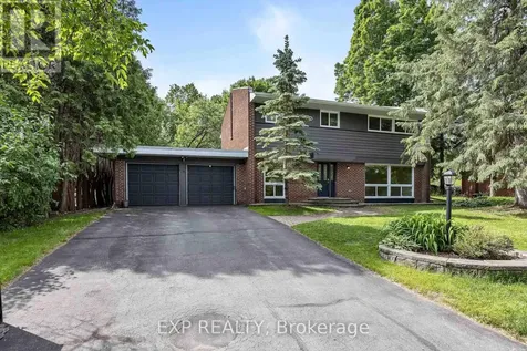 14 Carr Crescent Ottawa ON K2K 1K4
