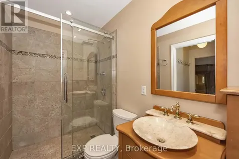 14 Carr Crescent Ottawa ON K2K 1K4