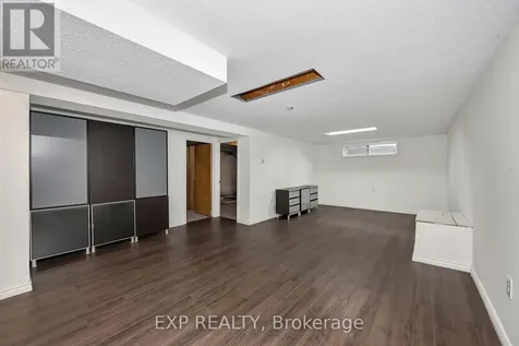 14 Carr Crescent Ottawa ON K2K 1K4