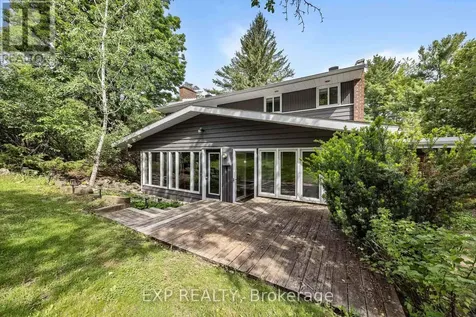 14 Carr Crescent Ottawa ON K2K 1K4