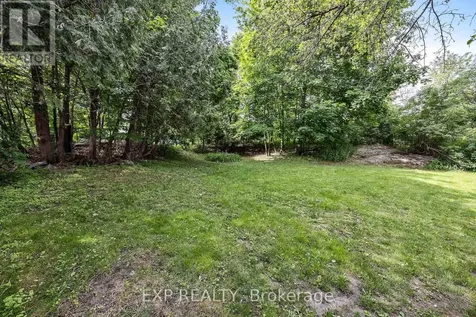 14 Carr Crescent Ottawa ON K2K 1K4
