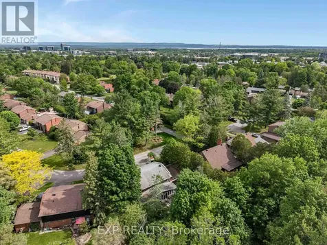 14 Carr Crescent Ottawa ON K2K 1K4