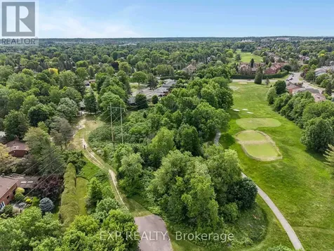 14 Carr Crescent Ottawa ON K2K 1K4