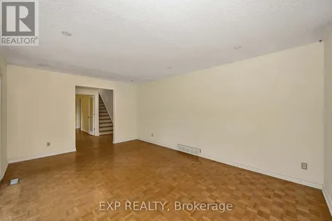 14 Carr Crescent Ottawa ON K2K 1K4