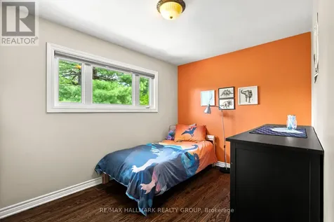767 Adams Avenue Ottawa ON K1G 2Y1