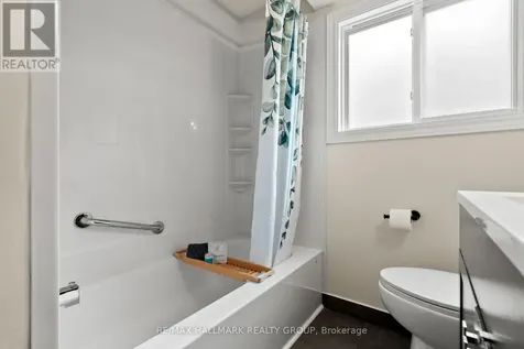767 Adams Avenue Ottawa ON K1G 2Y1