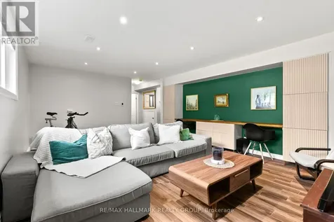 767 Adams Avenue Ottawa ON K1G 2Y1