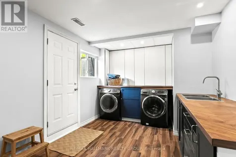 767 Adams Avenue Ottawa ON K1G 2Y1