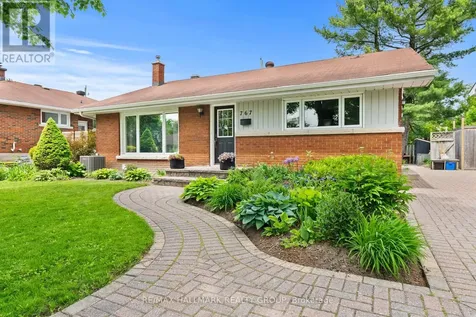 767 Adams Avenue Ottawa ON K1G 2Y1