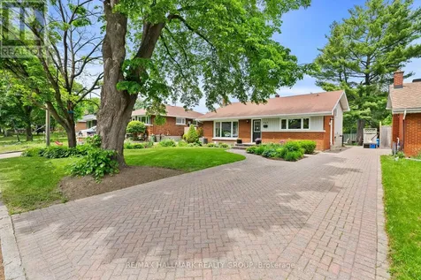 767 Adams Avenue Ottawa ON K1G 2Y1