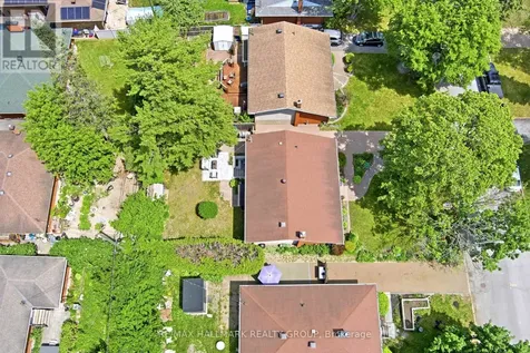 767 Adams Avenue Ottawa ON K1G 2Y1