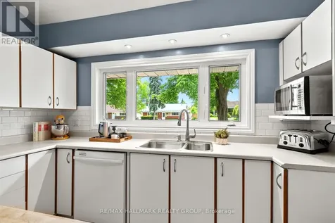 767 Adams Avenue Ottawa ON K1G 2Y1