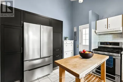 767 Adams Avenue Ottawa ON K1G 2Y1