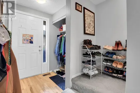 902 Elmsmere Road Ottawa ON K1J 7T6