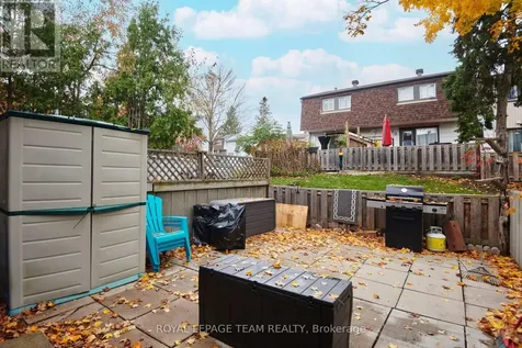 902 Elmsmere Road Ottawa ON K1J 7T6