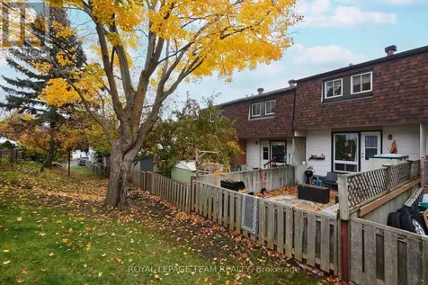 902 Elmsmere Road Ottawa ON K1J 7T6