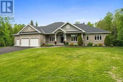 6152 Knights Drive Ottawa ON K4M 0A2