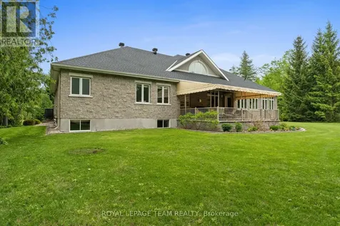 6152 Knights Drive Ottawa ON K4M 0A2