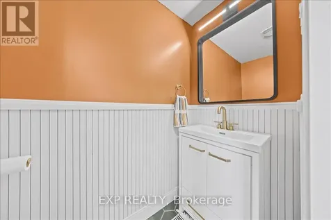 57 Steele Park Private Ottawa ON K1J 0J2