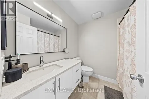 57 Steele Park Private Ottawa ON K1J 0J2