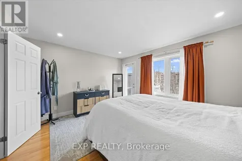 57 Steele Park Private Ottawa ON K1J 0J2