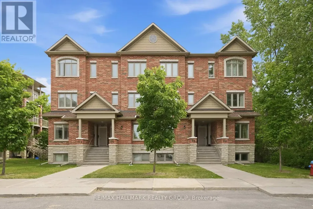 670 Danaca Private Ottawa ON K1K 2V7