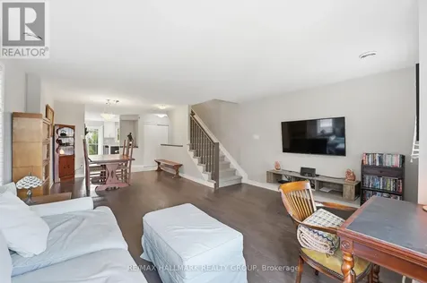 670 Danaca Private Ottawa ON K1K 2V7