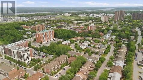 670 Danaca Private Ottawa ON K1K 2V7