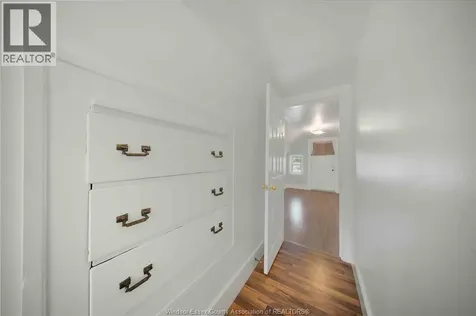 2404 Howard Avenue Windsor ON N8T 2M1