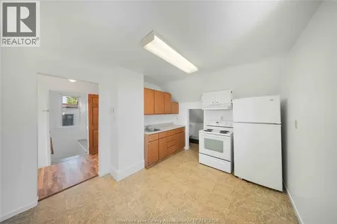 2404 Howard Avenue Windsor ON N8T 2M1