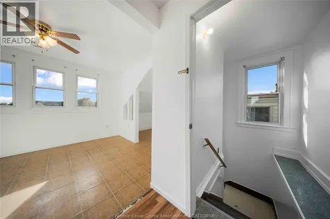 2404 Howard Avenue Windsor ON N8T 2M1