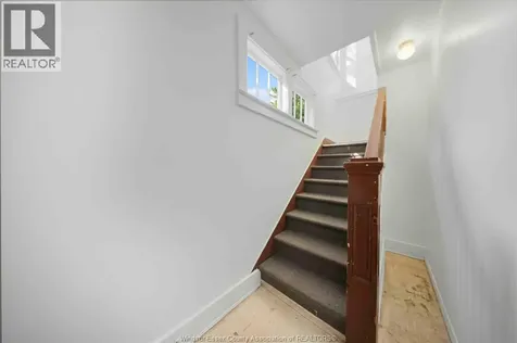 2404 Howard Avenue Windsor ON N8T 2M1