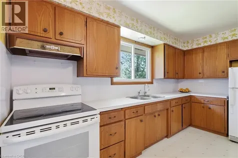 4 Bradley Place Kitchener ON N2A 2B3