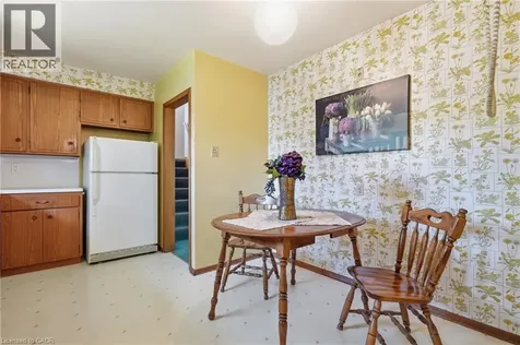 4 Bradley Place Kitchener ON N2A 2B3