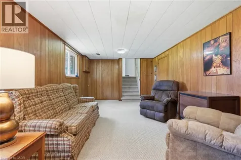 4 Bradley Place Kitchener ON N2A 2B3