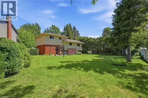 4 Bradley Place Kitchener ON N2A 2B3