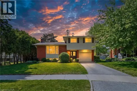 4 Bradley Place Kitchener ON N2A 2B3
