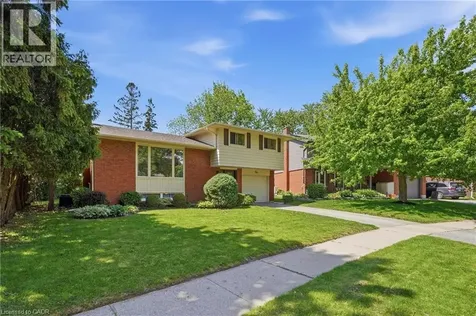 4 Bradley Place Kitchener ON N2A 2B3