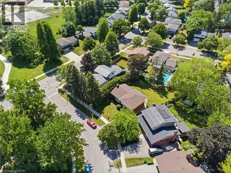 4 Bradley Place Kitchener ON N2A 2B3
