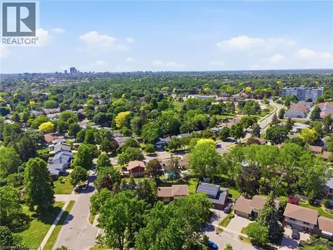 4 Bradley Place Kitchener ON N2A 2B3