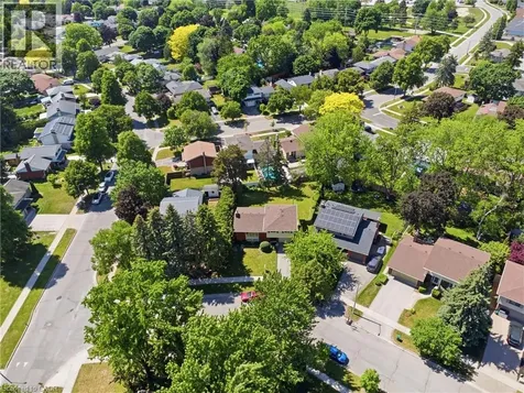 4 Bradley Place Kitchener ON N2A 2B3